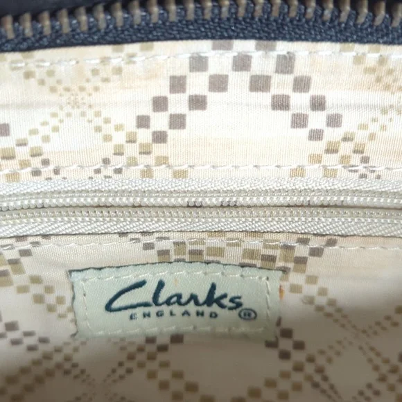 Clark's black leather clutch - Picture 7 of 12